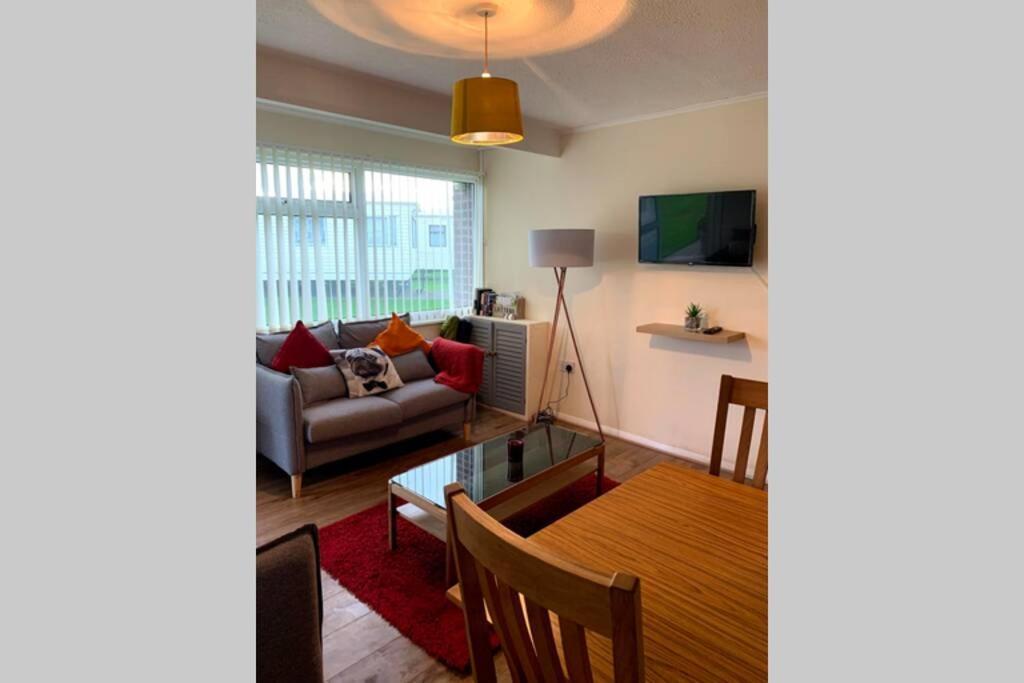 Cute Chalet Near The Beach 그레이트야머스 외부 사진